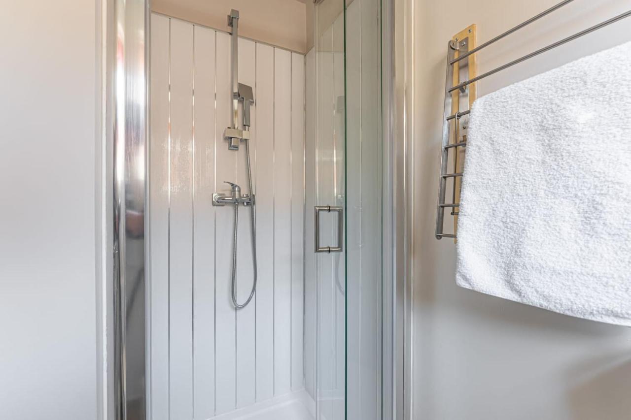 Superb One Bedroom Apartment In Coventry Cv1 *New* Extérieur photo